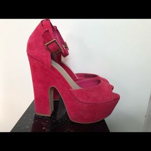 Steve Madden platform pump